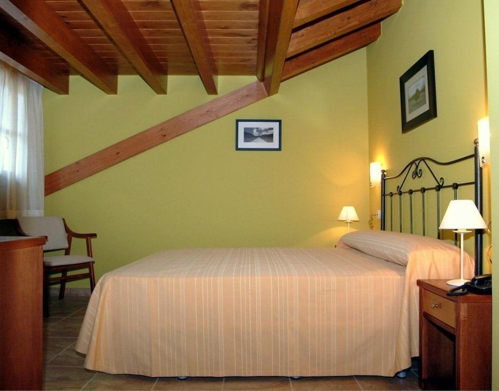 Hostal Europa San Roque del Acebal Exterior photo