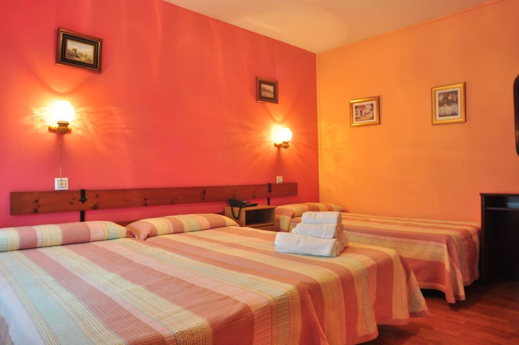 Hostal Europa San Roque del Acebal Exterior photo